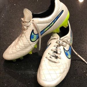 Nike Tiempo Legend V Fg soccer cleat